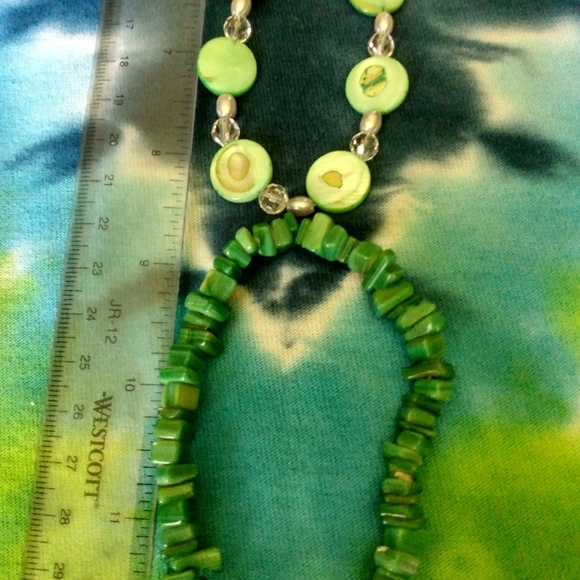 8" Handmade polished shell and Jade quartz set - Picture 3 of 4